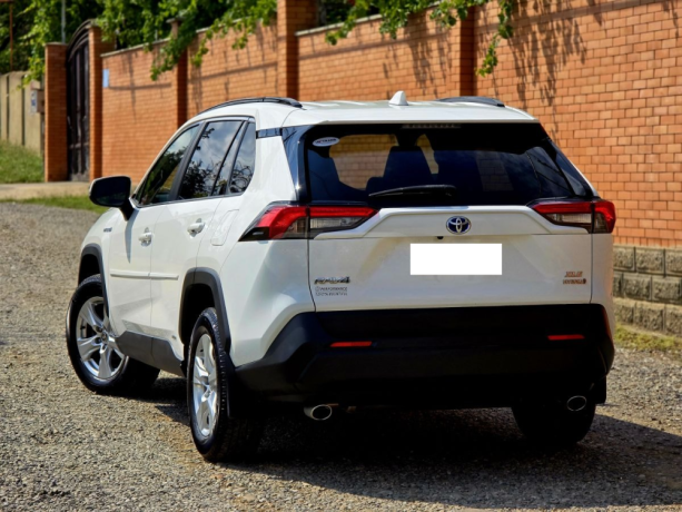 toyota-rav-4-xle-2020-big-1