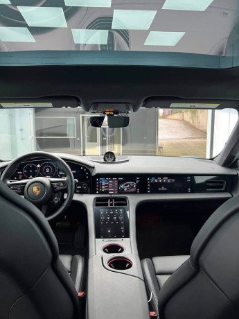 porshh-taykan-s-big-4