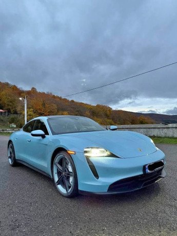 porshh-taykan-s-big-0